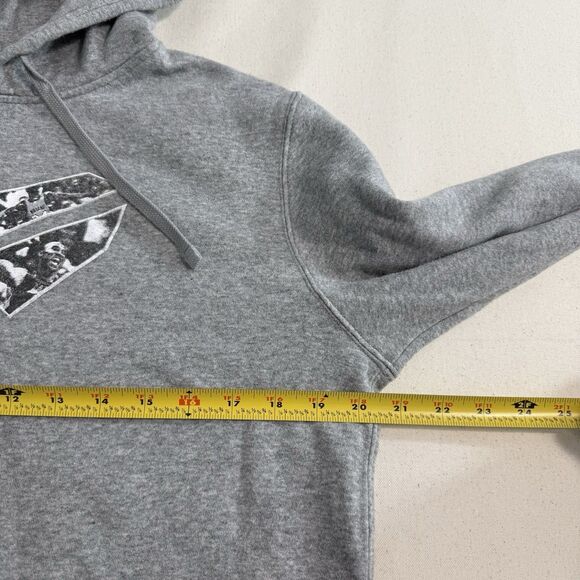 Nike Kobe Bryant Men’s Hoodie 2/8/24 Statue Hoodie Grey Sz M Legacy Mamba Day - Picture 10 of 12